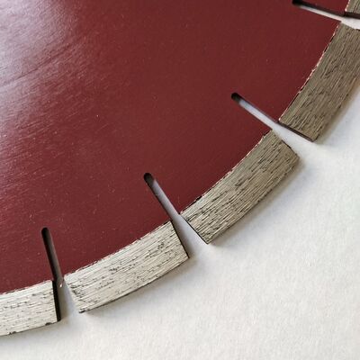 ενωμένη στενά λέιζερ λεπίδα 350mm με το σιωπηλό πυρήνα για τα σκληρά βαλμένα φωτιά τούβλα αργίλου